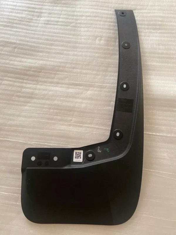 GUARD FNDR SPLASH FRONT RIGHT SPLASH MUD GUARD FLAP RH (EVEREST NEXT GEN 2022-2025)(ยางกันโคลน หน้า RH (ยางบังฝุ่น Everest next gen 2022-2025)) - Image 2